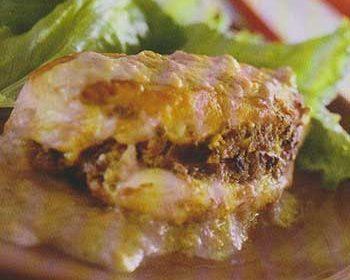 Куриные грудки фаршированные куриной печенью с черносливом, под соусом из желтой сливы