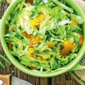 Салат с апельсином, свеклой и зеленью