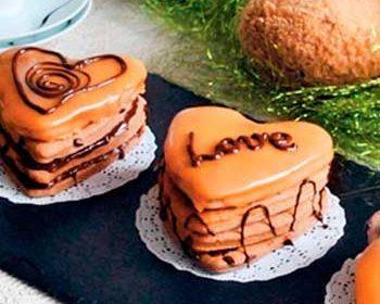 Шоколадные пирожные шкатулки «Любовь — это...»