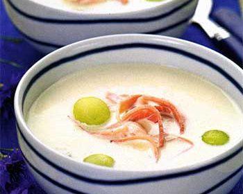 Холодный суп из дыни с ветчиной