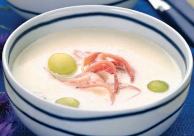Холодный суп из дыни с ветчиной