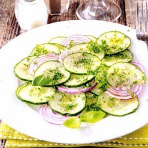 Огуречно-луковый салат
