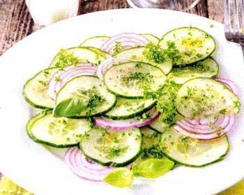 Огуречно-луковый салат