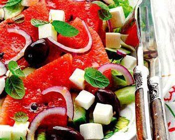 Греческий салат с арбузом