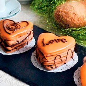 Шоколадные пирожные шкатулки «Любовь — это...»