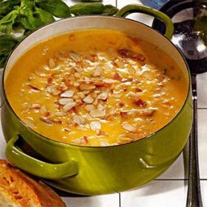Сливочный суп с миндалем