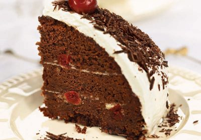 Шоколадный торт с вишней "Черный лес"