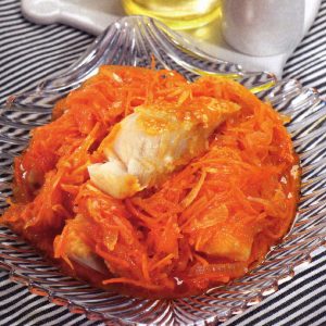Тушенная рыба с морковью под маринадом